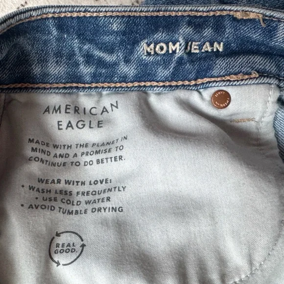 American Eagle Light Wash Mom Jeans - Picture 3 of 6